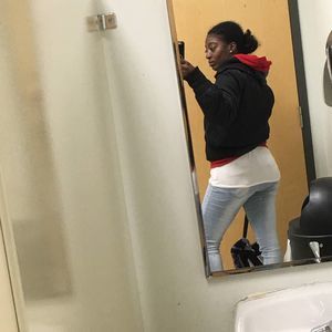 Meet your Posher, Ebony